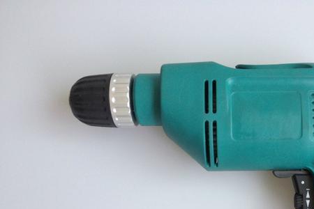 电钻用久了手痛怎么解决