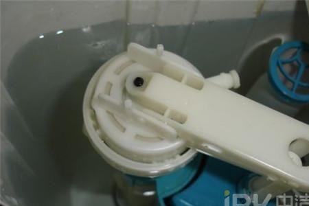 马桶进水口一直出水不会自动关