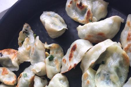 电饼铛饺子需要大火吗