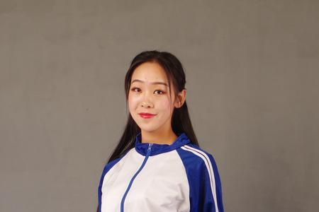 太原哪个学校校服是蓝白相间的