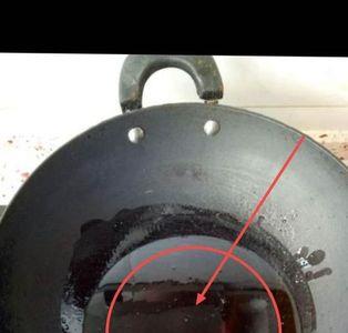 黑砂锅加什么变黑的