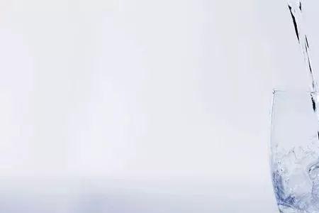 为什么闻水有股味道
