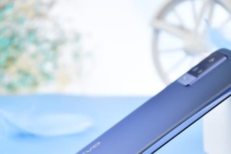 vivo S9 无线充电器怎么用