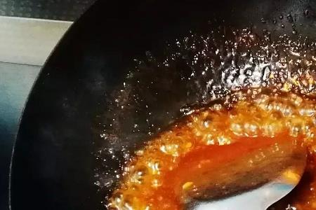 铁锅糖醋汁可以放在锅里吗