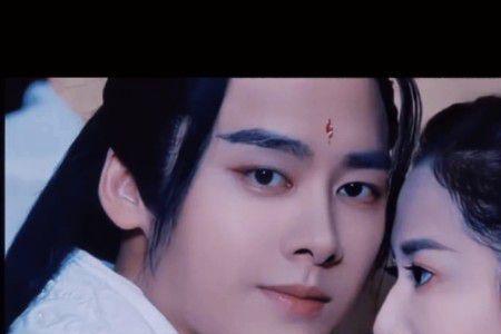 李易峰比陈钰琪大多少