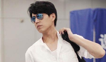 董卿和靳东是什么关系