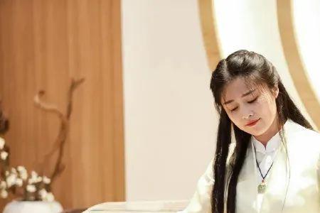 红颜旧开头是什么乐器