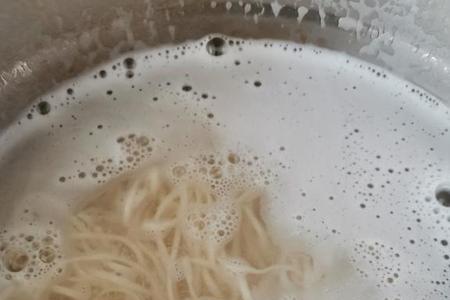 做好的面条时间长了为什么会湫