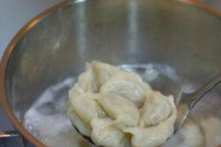 不粘锅煮饺子用什么铲子