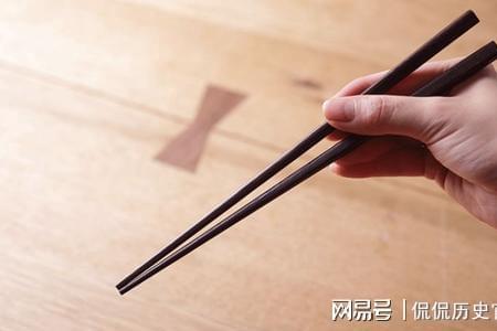 手叉念什么