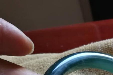 危料手镯2500买贵了吗