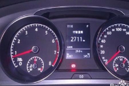 汽车显示剩余公里数怎么调