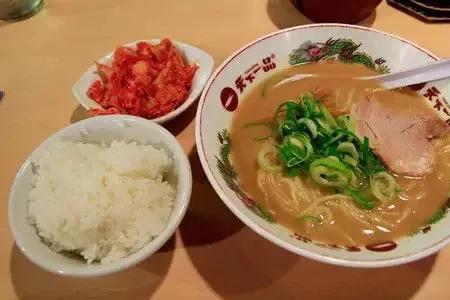 吃饭快饭量大的人性格
