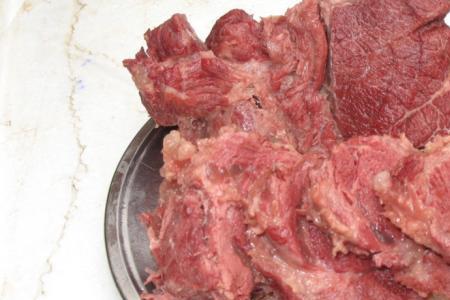 天上龙肉地下驴肉下一句