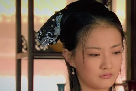 甄嬛传龙月三妹是谁