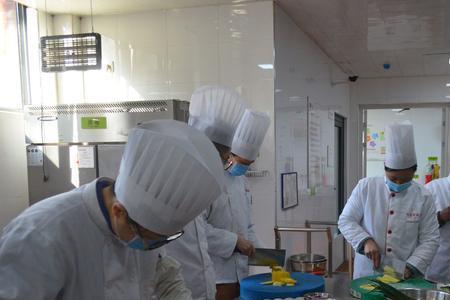 和厨师合伙开饭店利润怎么分配