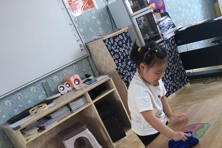 擦桌子造句一年级简单