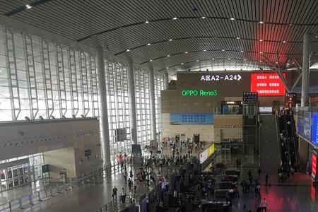长沙高铁南站坐什么车到天心