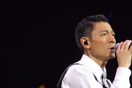 为什么歌手唱歌没有换气声