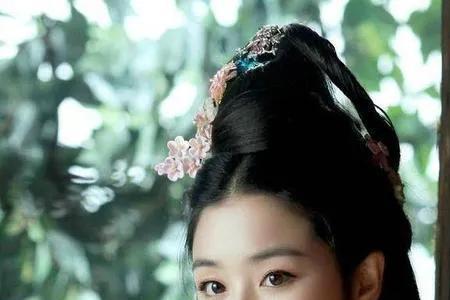 一代洪商杨洪昌夫人谁扮演的