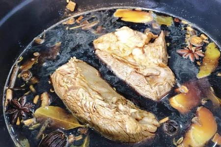 卤牛腱子的肉汤能喝吗