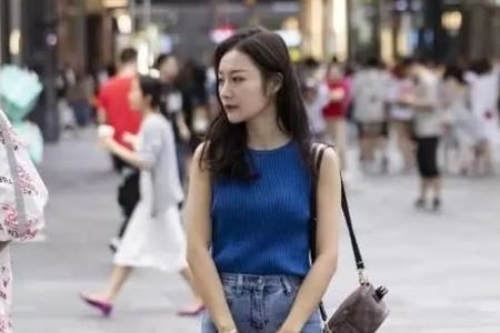形容女人娇小玲珑的诗句