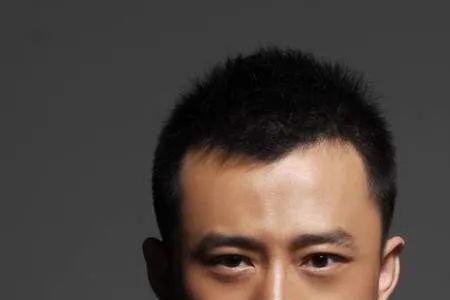 功勋里小男孩扮演者