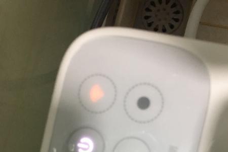 智能马桶盖灯光闪烁怎么办