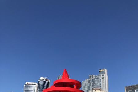 五四广场西边广场叫什么