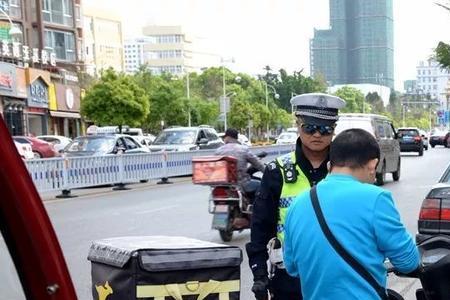 为什么交警不抓外卖电动车