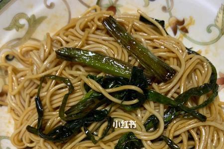为什么葱油拌面酱油结块
