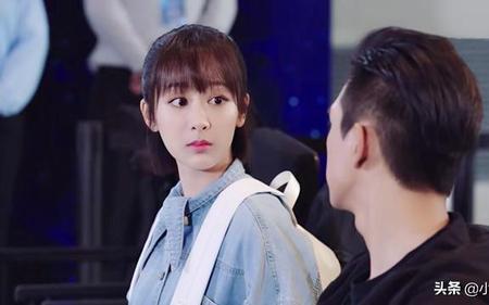 亲爱的热爱的里面的记者是谁