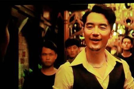 爱情公寓展鹏的扮演者