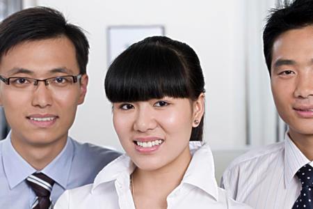 与其他同事相处如何