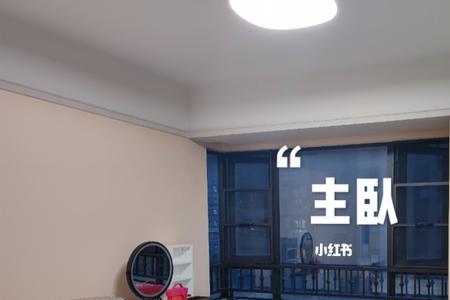 壁布跳色好看还是通铺一色好看