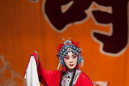 李胜素实际身高多少