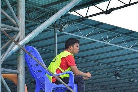 吕子乔做门童游泳是哪一集