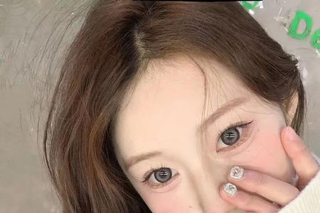 戴美瞳会上瘾吗