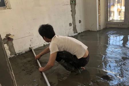 地暖地板找平后留多少公分