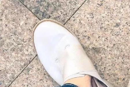 袜子湿了要脱袜子吗
