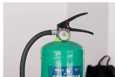 水基型灭火器可以灭电器火吗