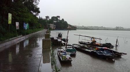 烟雨江畔什么意思