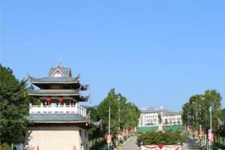 广西中医药大学离哪个火车站近