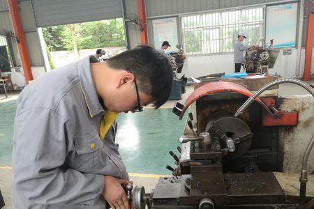 车工钳工铣工哪个好学