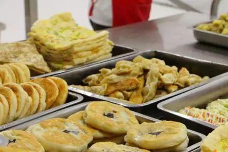 青岛滨海学院有几个食堂