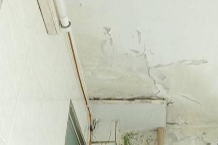 卫生间楼下往上串味怎么办