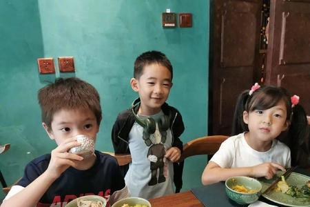 小不点姓什么