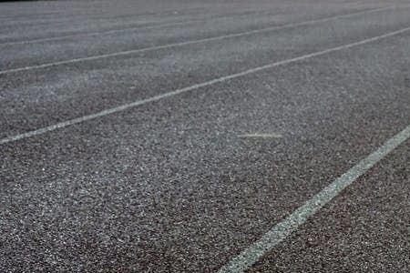 为什么下雨后沥青路容易烂