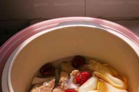 花胶煲瘦肉汤做法