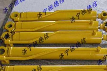 小松360动臂油缸泄压啥原因
